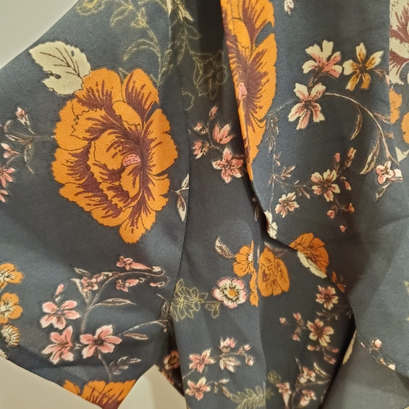 Crossbody blouse - Picture 2 of 2